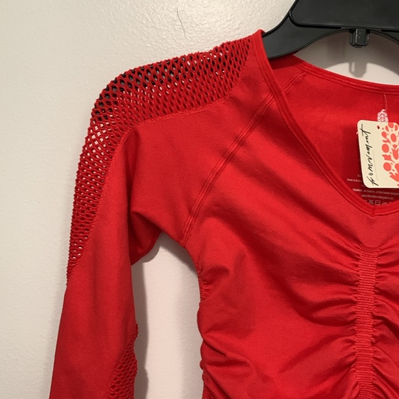 FP MOVEMENT On The Rise Long-Sleeve Layer Top NWT Red Mesh - Picture 6 of 11